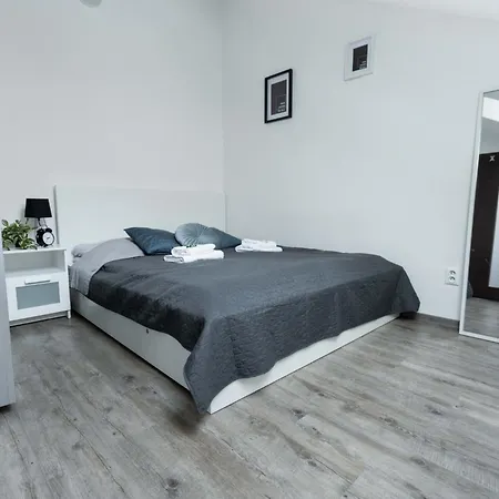 Apartamento Old Town Center 3 *